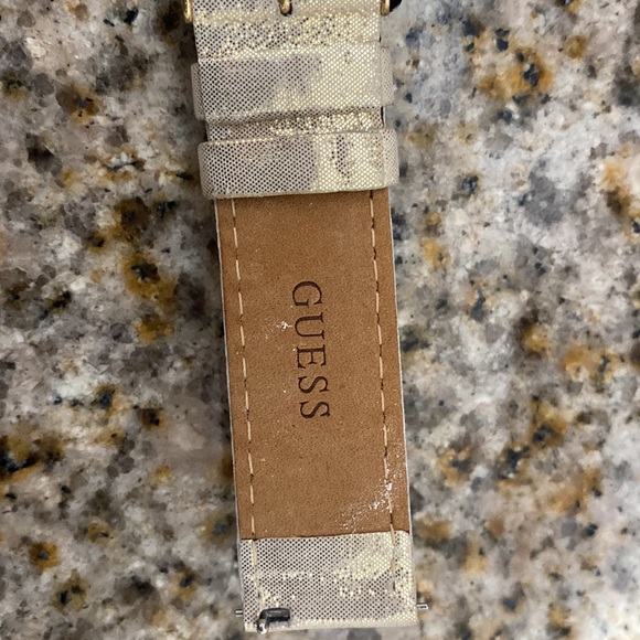 3 NWT Guess interchangeable watch wristbands - Picture 4 of 6